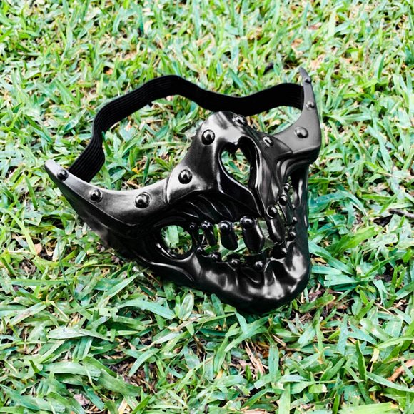 Black Cosplay Steampunk Mouth Party Mask Halloween Skull Party Half Face Mask - Picture 1 of 3